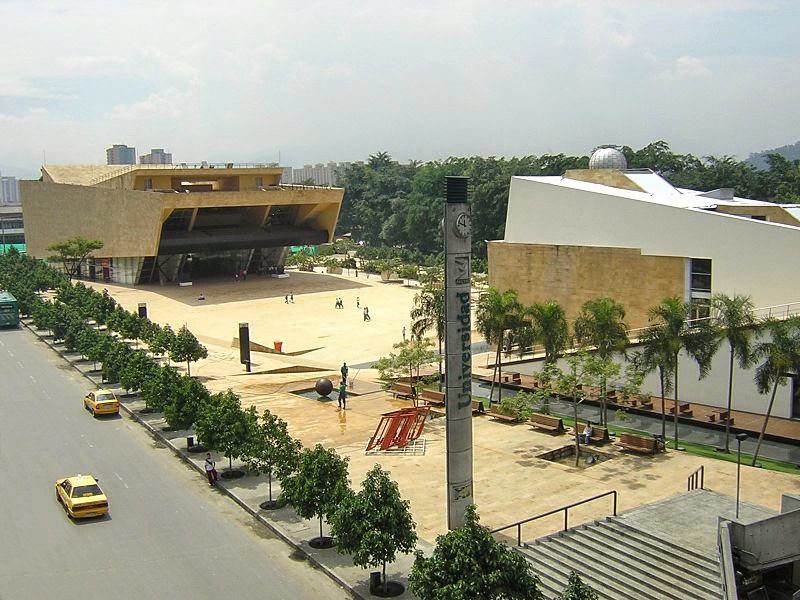 800px-Parque de los Deseos1-Medellin