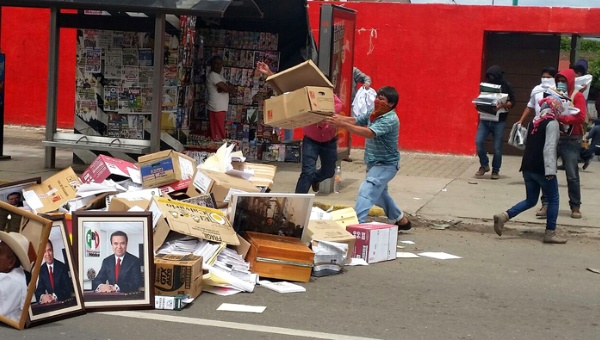 maestros protestan.jpg 1718483346